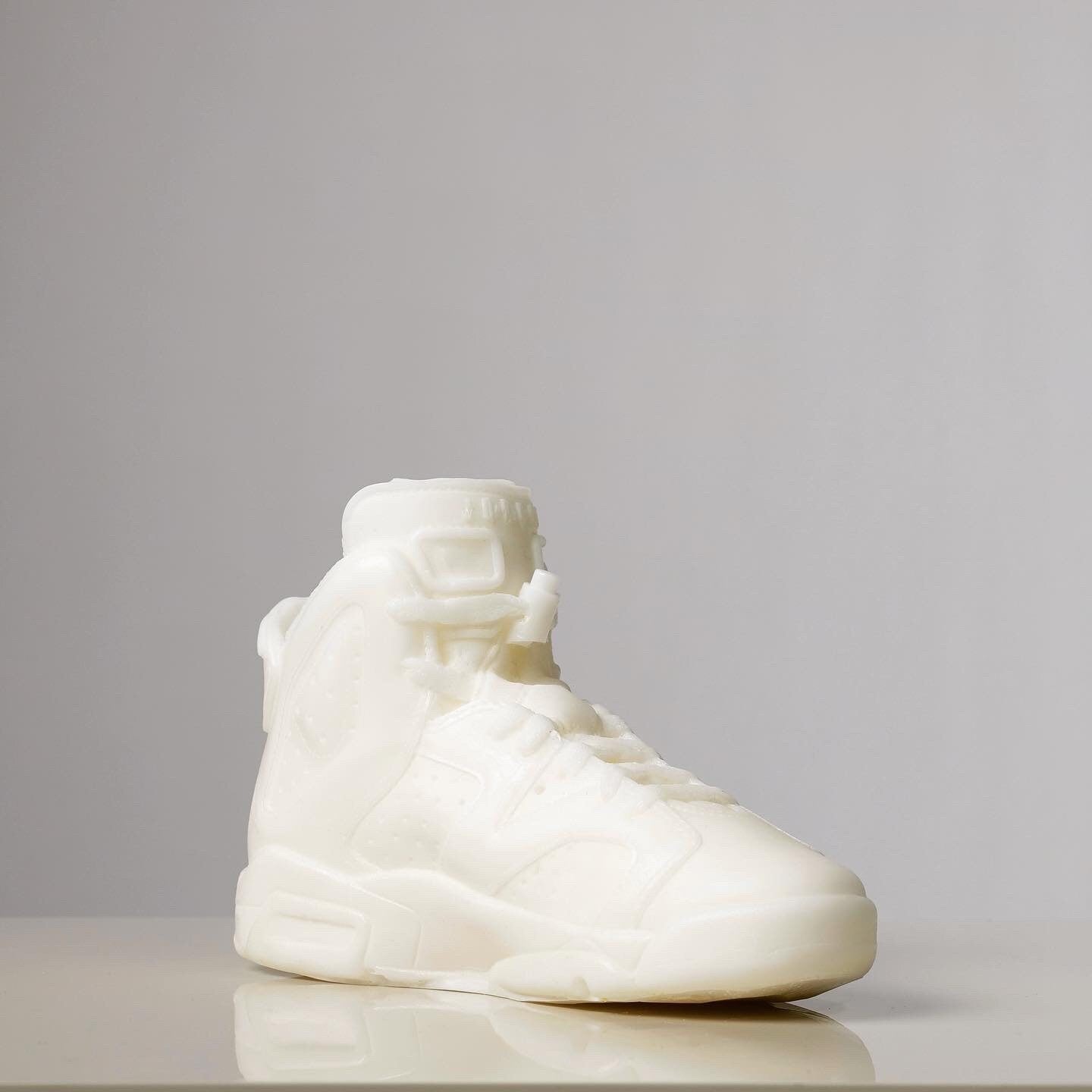 Candle AJ Retro 6 VI 1 OG Retro Vegan Sneaker Basket 25 cm 10 In Bougie