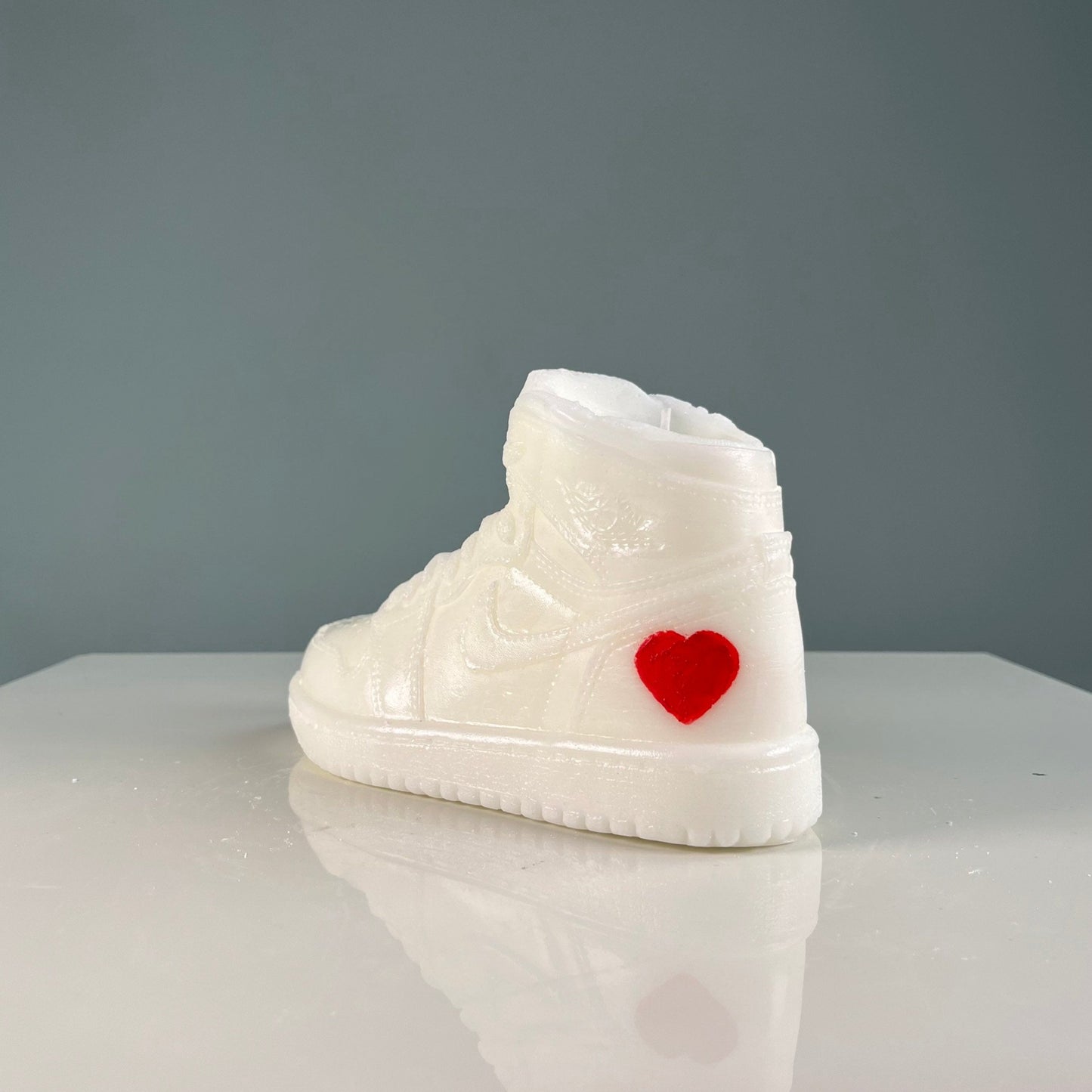 AJ1 OG Hi High Low Triple valentine’s day White Baby Candle Vegan Sneaker Bougie Basket 7,5 in