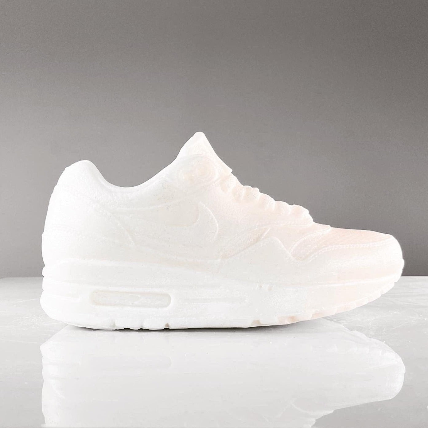 Candle AM1 OG Retro Vegan Sneaker Basket 25 cm 10 In Bougie