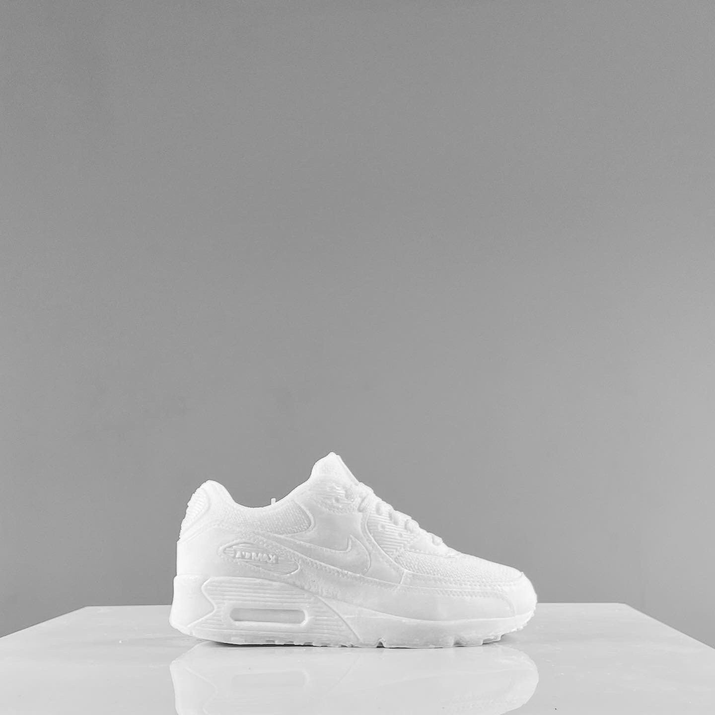 Candle AM 90 OG Retro Vegan Sneaker Basket 25 cm 10 In Bougie