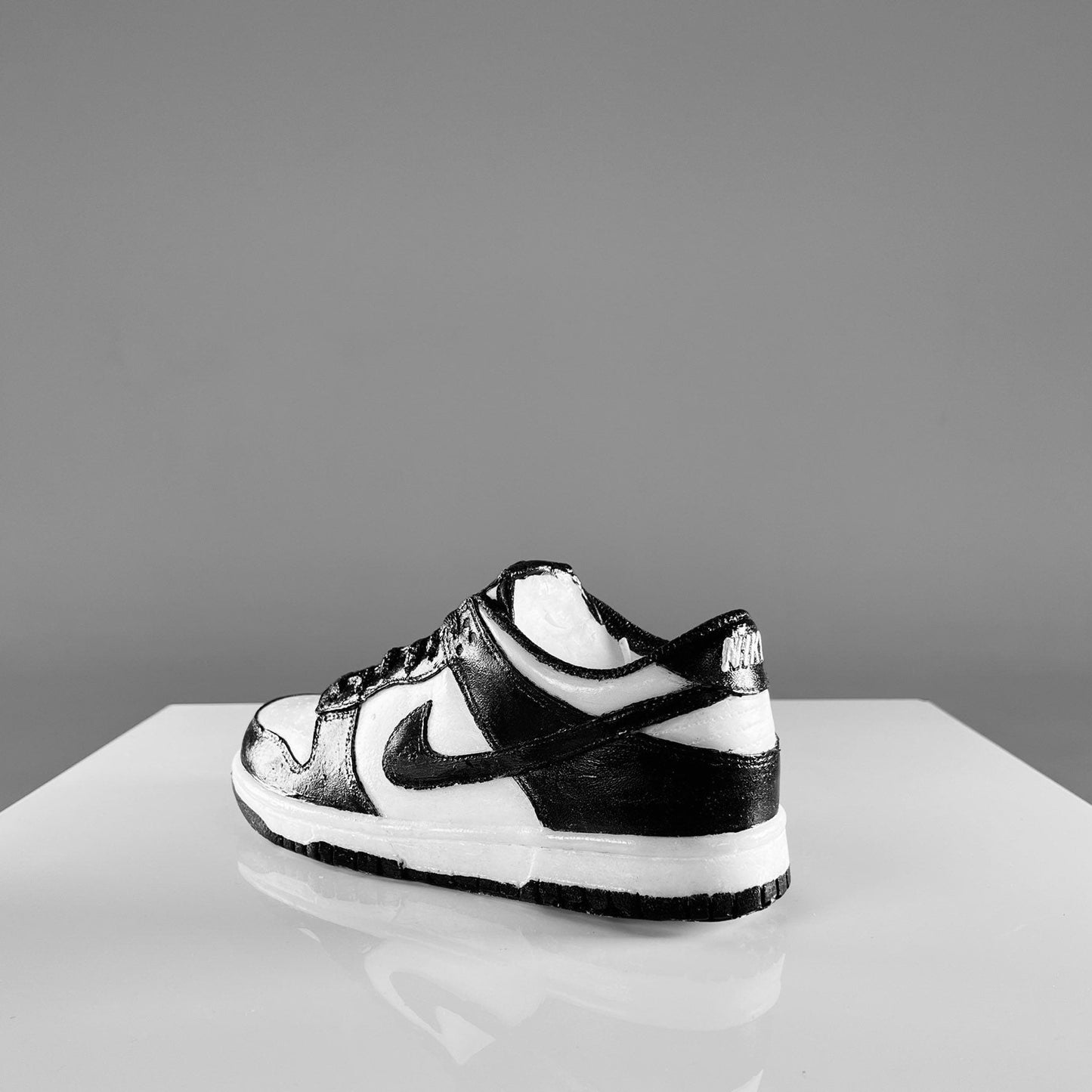 Candle Dunk Low Panda Sneaker Basket 25 cm 10 In Bougie