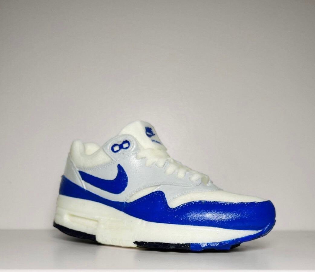 Candle AM1 Fire Royal Custom OG Retro Vegan Sneaker Basket 25 cm 10 In Bougie