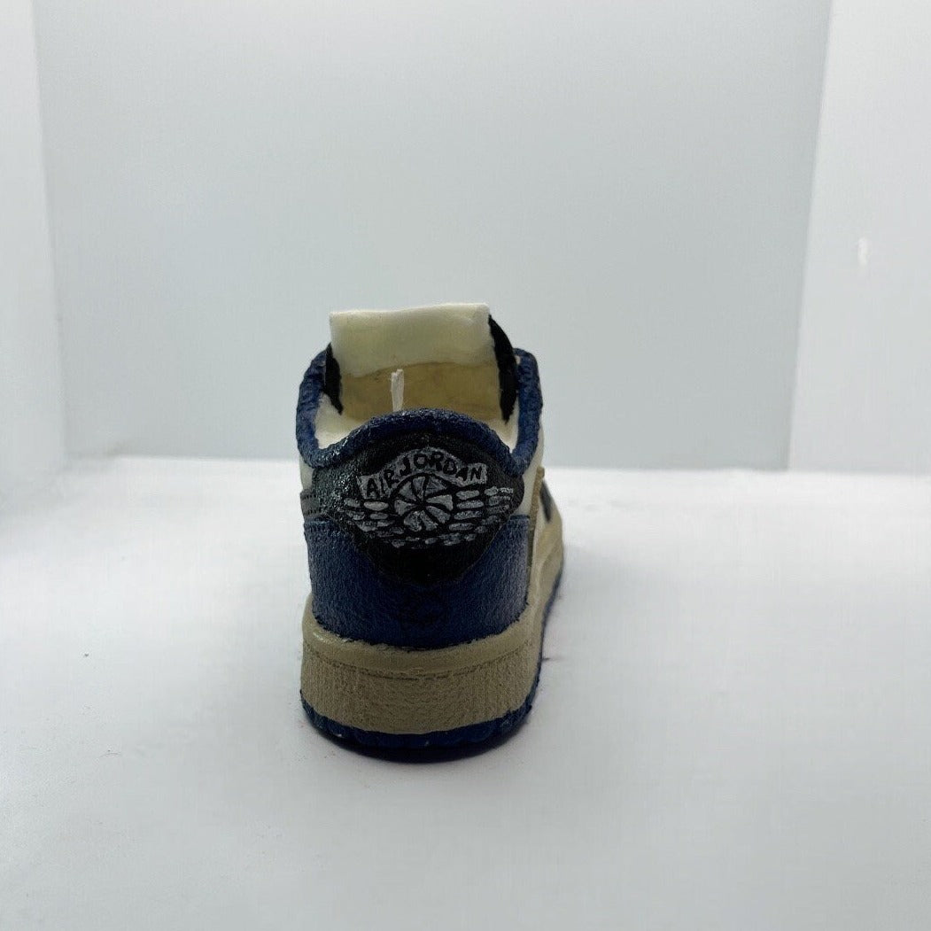 AJ1 Low Travis Scott 25 cm Candle Vegan Sneaker Bougie Basket 10 in