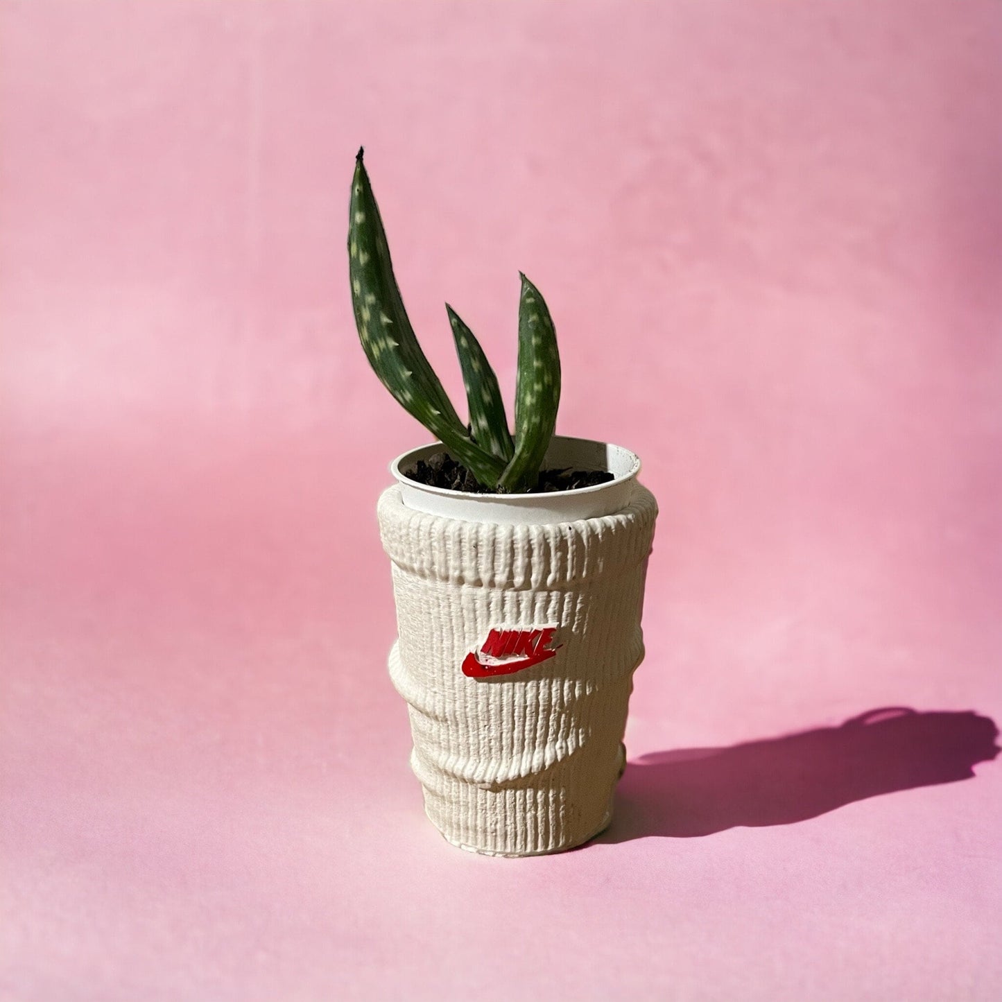 Sock Mini planter red swoosh pot de fleur Low ceramic AF1 sneakers Basket 3.5 in / 9 cm