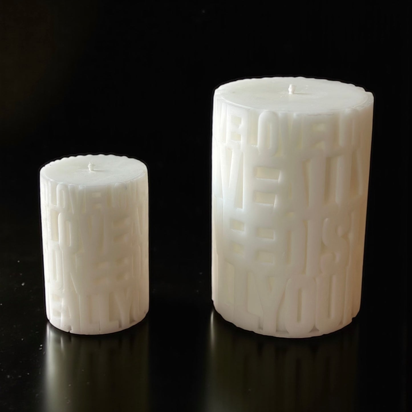 Bougie Pilier ALL YOU NEED IS LOVE