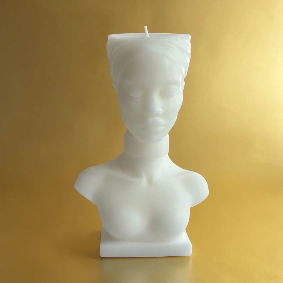 Bougie en forme de buste de femme
