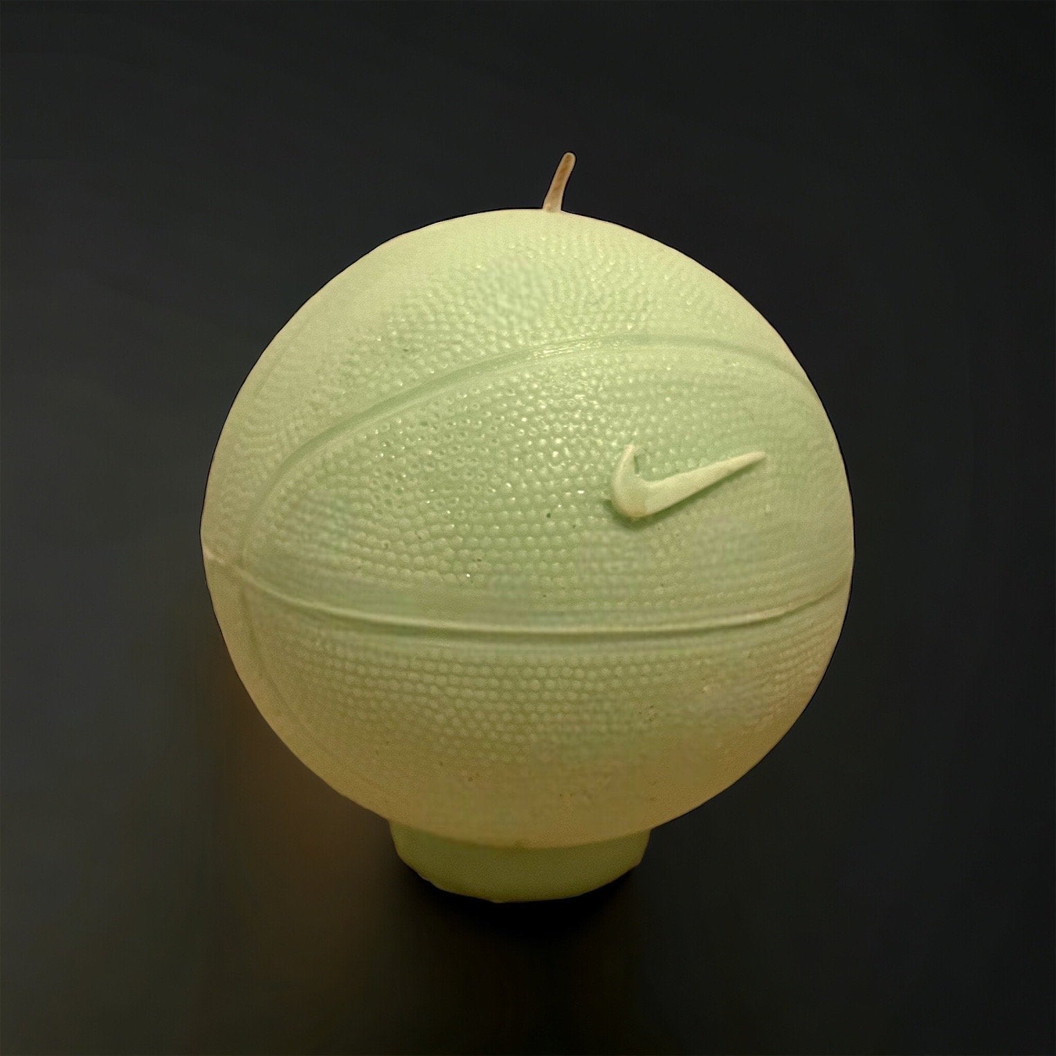 Candle Basket Ball swoosh light green vert clair bougie vegan ballon de basket NBA