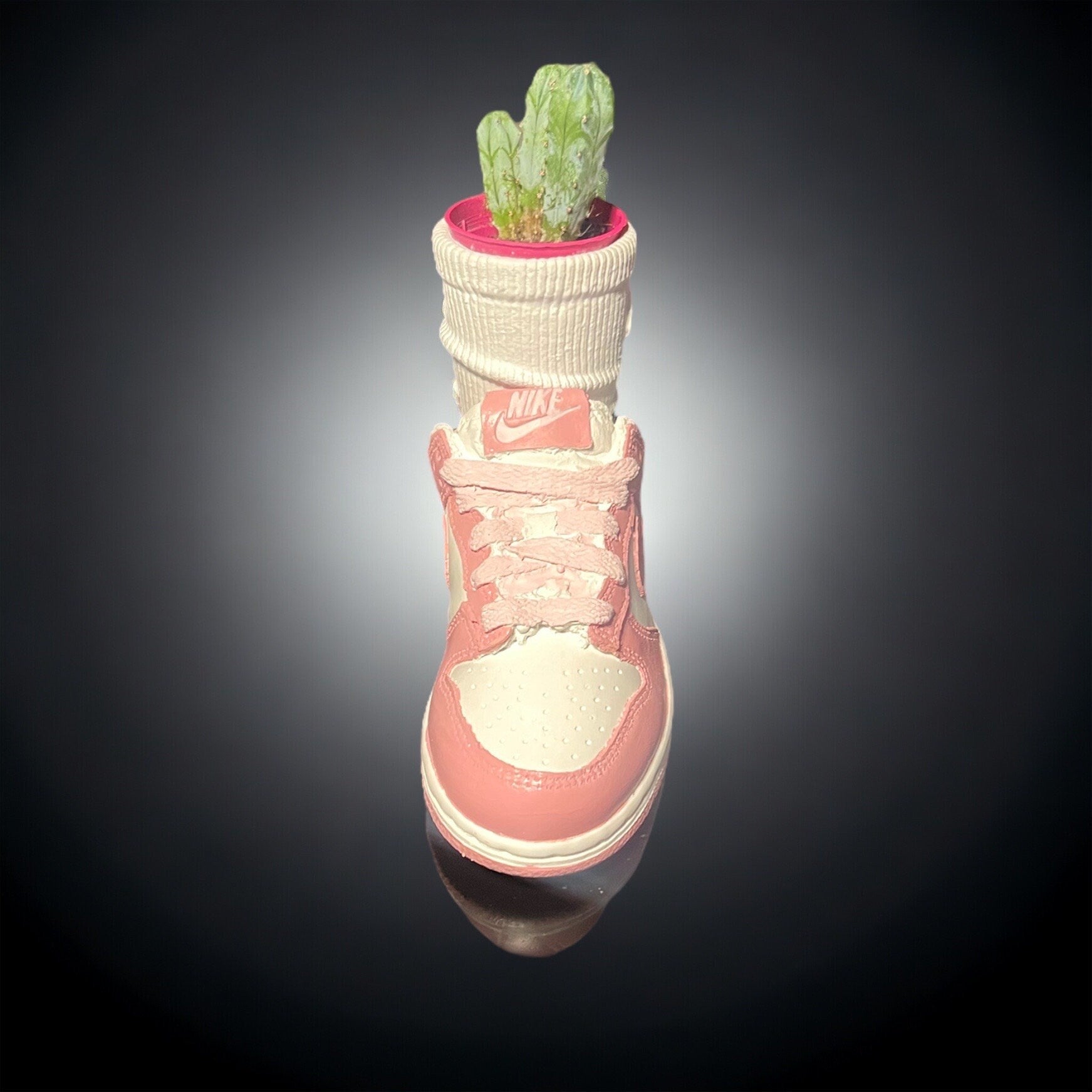 Dunk Low Pink Custom Sock planter pot de fleurs ceramic Sneakers 8 in / 20 cm