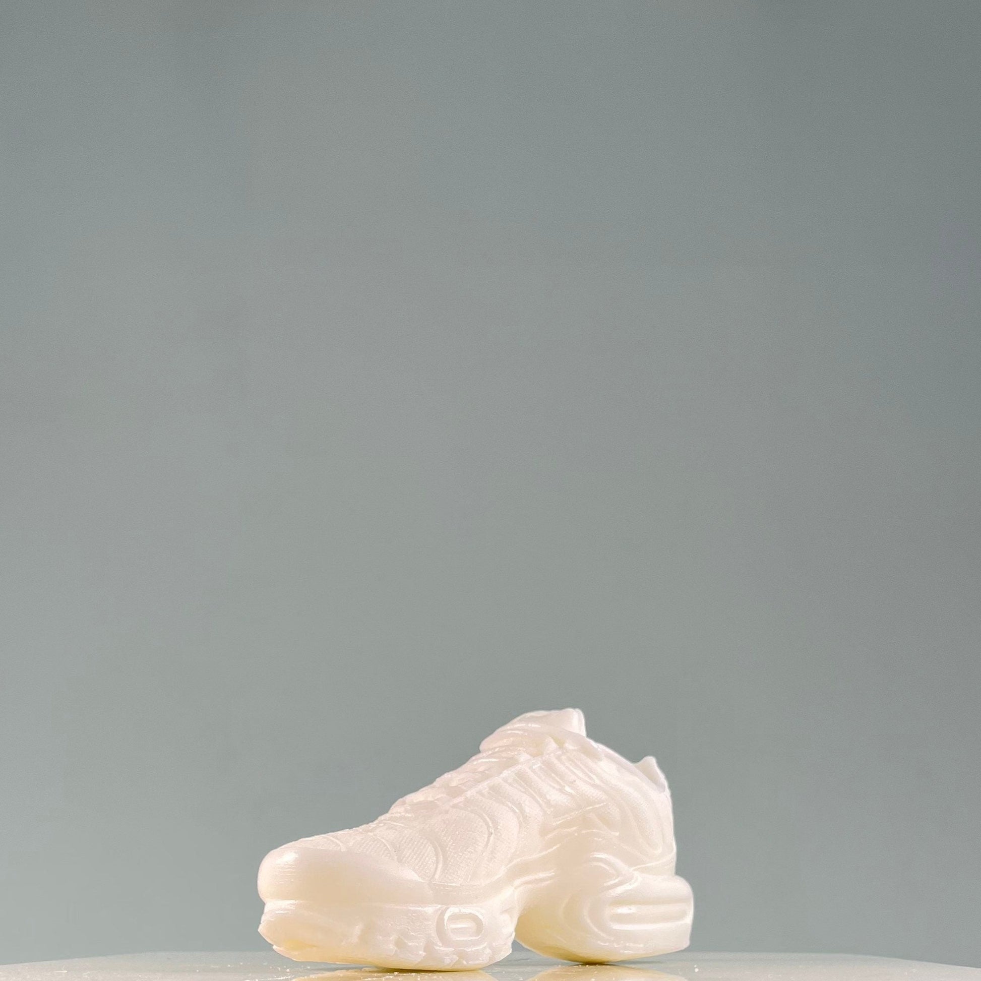 Bougie Air Max Plus TN Requins 7,5 In 20 CM Candlkicks Candle