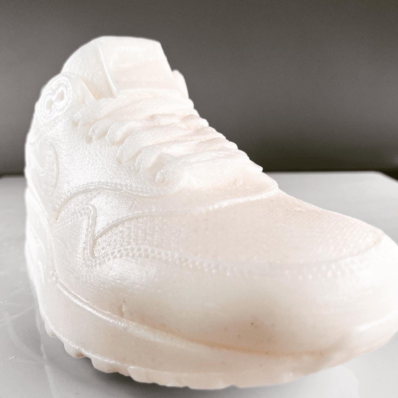 Candle AM1 OG Retro Vegan Sneaker Basket 25 cm 10 In Bougie