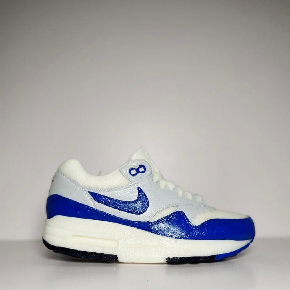 Candle AM1 Fire Royal Custom OG Retro Vegan Sneaker Basket 25 cm 10 In Bougie