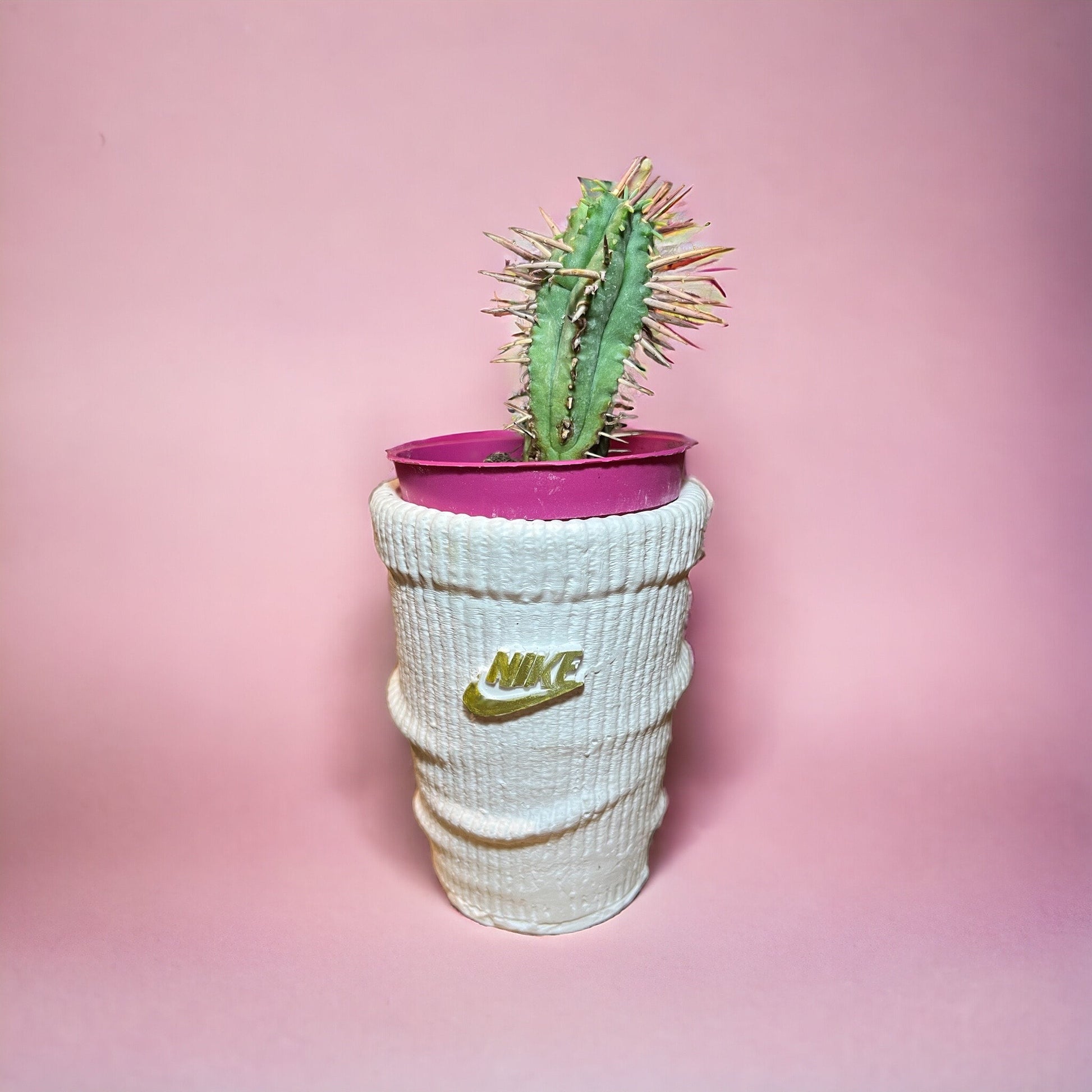Sock Mini planter Gold swoosh pot de fleur Low ceramic AF1 sneakers Basket 3.5 in / 9 cm
